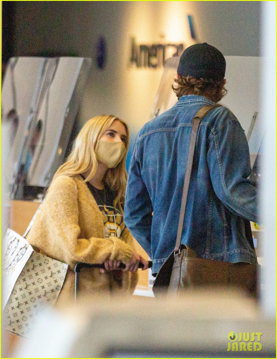 Emma Roberts & Garrett Hedlund Spotted at Airport After ...