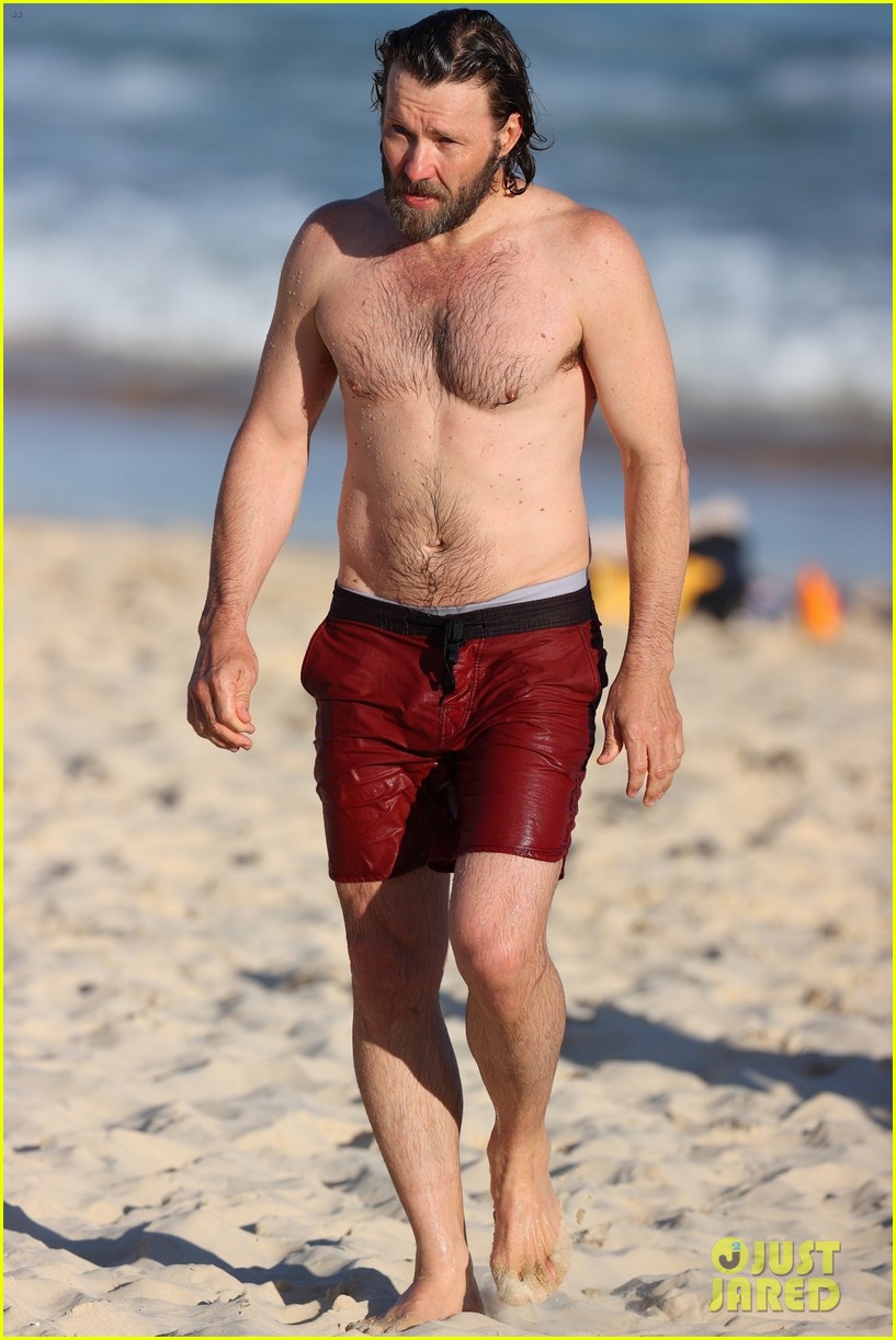 Joel Edgerton Goes Shirtless at the Beach in Sydney