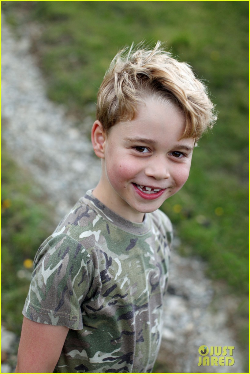 Prince Smiles Big in His 7th Birthday Portraits Photo 4470935