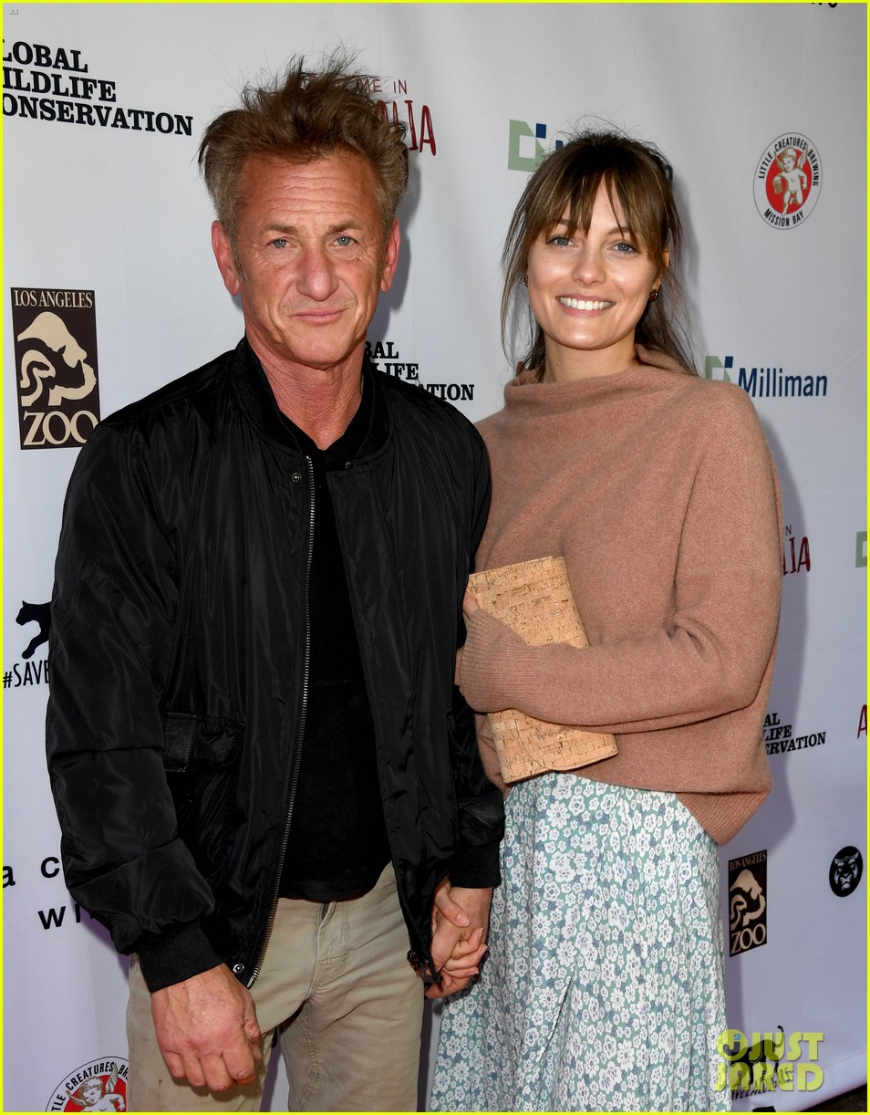 Sean Penn, 59, Marries Leila 28, in Private Ceremony! Photo