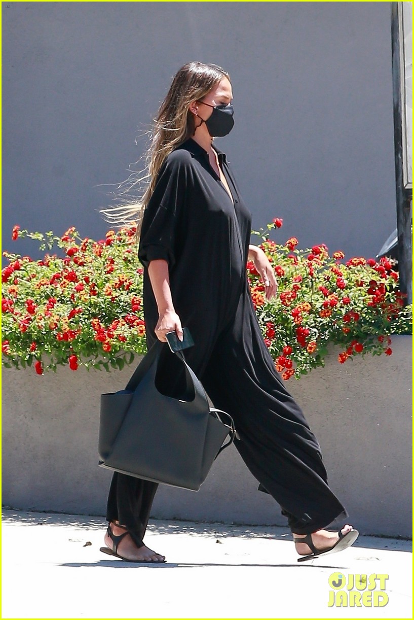 Chrissy Teigen Rocks Black Jumpsuit While Running Errands Photo 4473039 Chrissy Teigen Pictures Just Jared