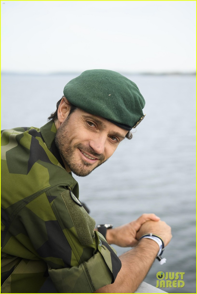 Sweden's Hot Prince Carl Philip Looks So Good in His Camo Uniform