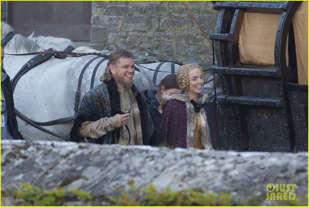 The Last Duel Lieu De Tournage Matt Damon & Jodie Comer Return to 'Last Duel' Set After COVID-19