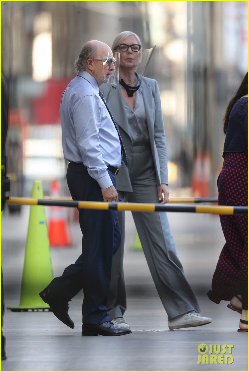 Rob Lowe, Allison Janney, & More ‘West Wing’ Cast Members Arrive for