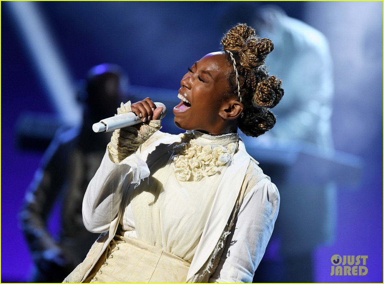 Brandy Performs Medley of New Songs at Billboard Music Awards 2020