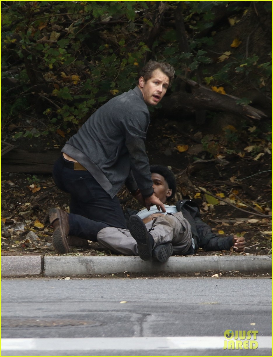 Films Et Séries Tv Avec Joshua Dallas Josh Dallas Spends the Day Filming 'Manifest' Season Three in Upstate