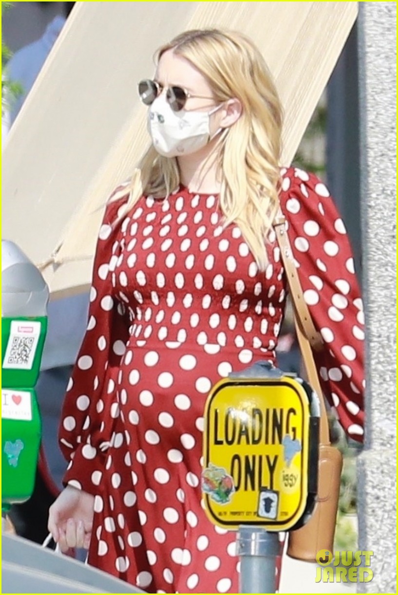 Emma Roberts Cradles Baby Bump During Magazine Stand Run In La Photo 4494100 Emma Roberts Pregnant Celebrities Pictures Just Jared emma roberts cradles baby bump during magazine stand run in la photo 4494100 emma roberts pregnant celebrities pictures just jared