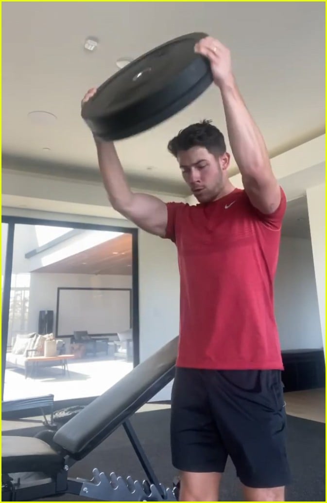 Nick Jonas Looks So Hot While Doing an Upper Body Workout