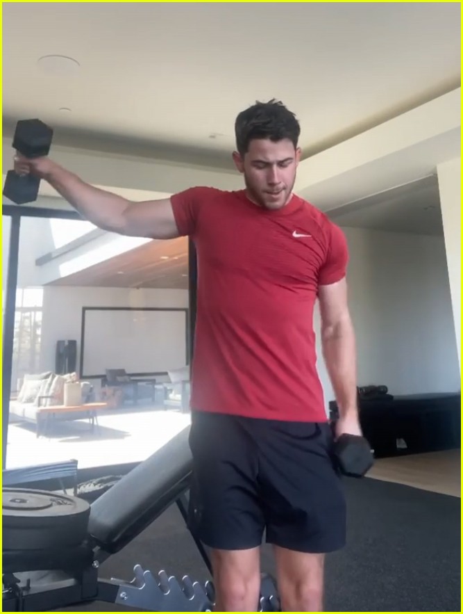 Nick Jonas Looks So Hot While Doing an Upper Body Workout - Watch the
