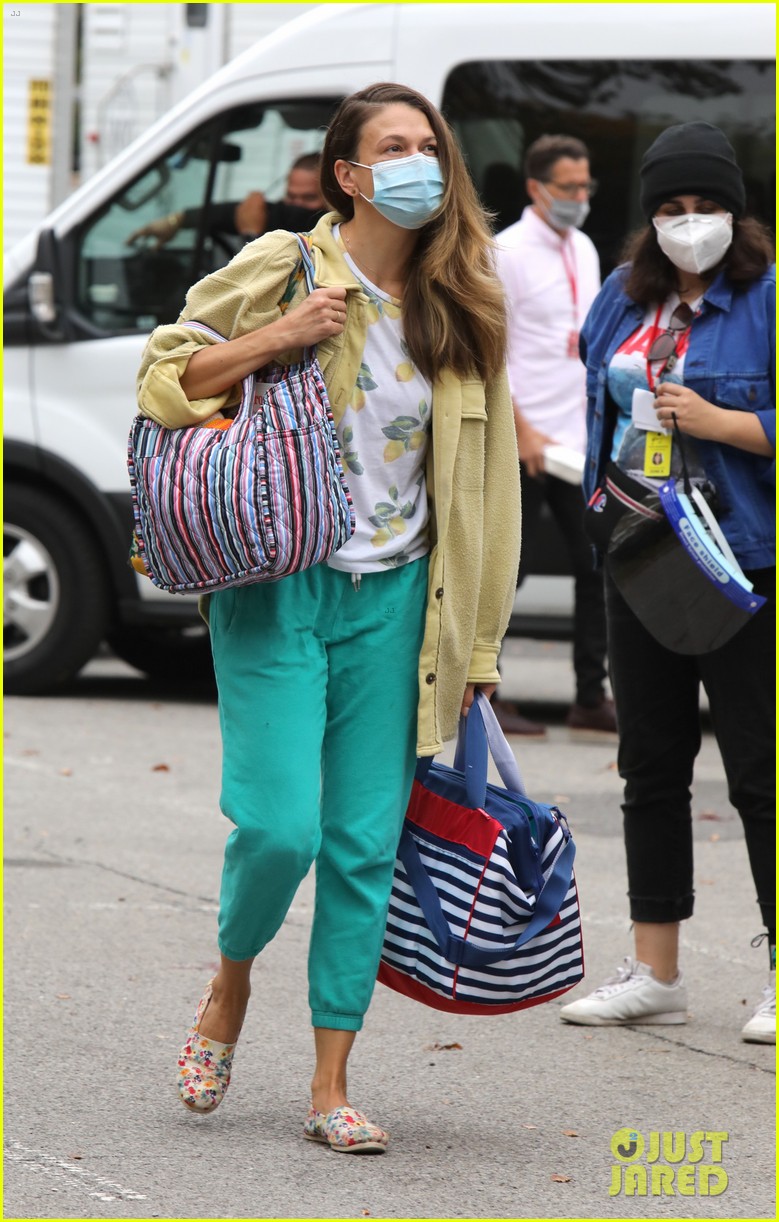 Hilary Duff & Sutton Foster Mask Up While Filming 'Younger' Final