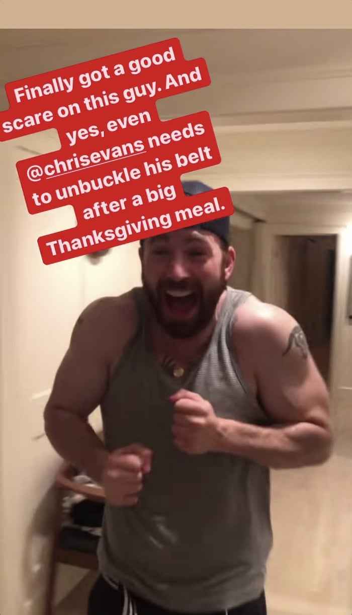 Chris Evans Shows Off His Biceps & Unbuckled Belt After Chris Evans Shows Off His Biceps & Unbuckled Belt After