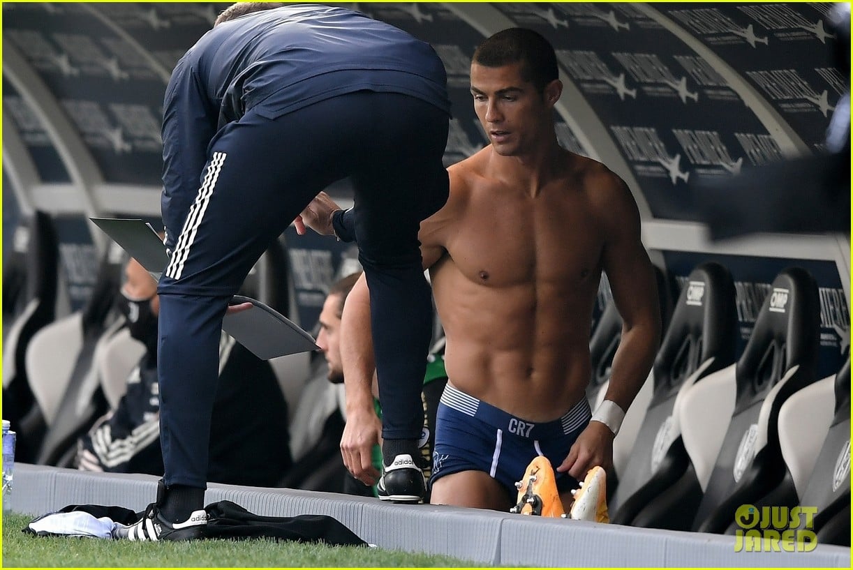 Cristiano Ronaldo | Ronaldo shirtless, Cristiano ronaldo shirtless, Cristiano ronaldo workout