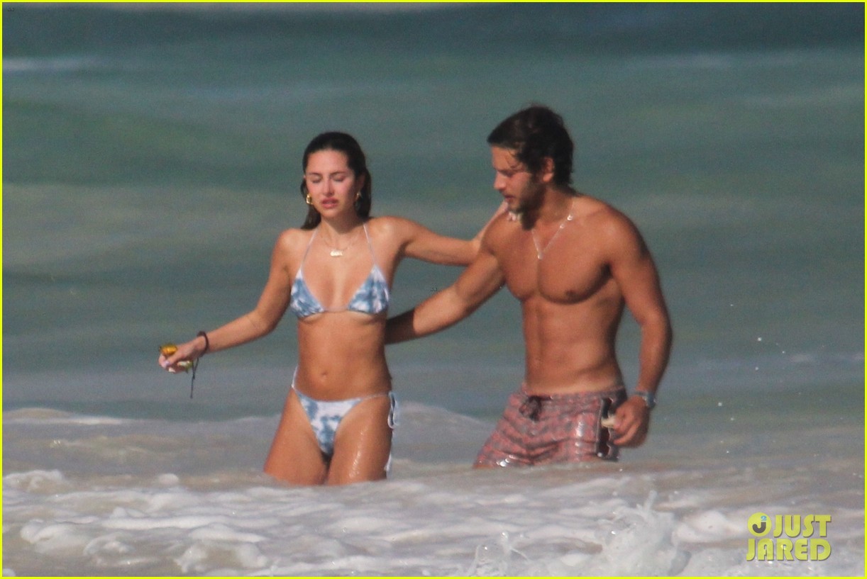 Delilah Belle Hamlin Packs on PDA with Boyfriend Eyal Booker During Trip to Mexico: Photo ...