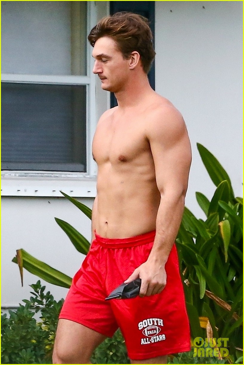 The Bachelorette's Tyler Cameron Looks Ripped While Stepping Out