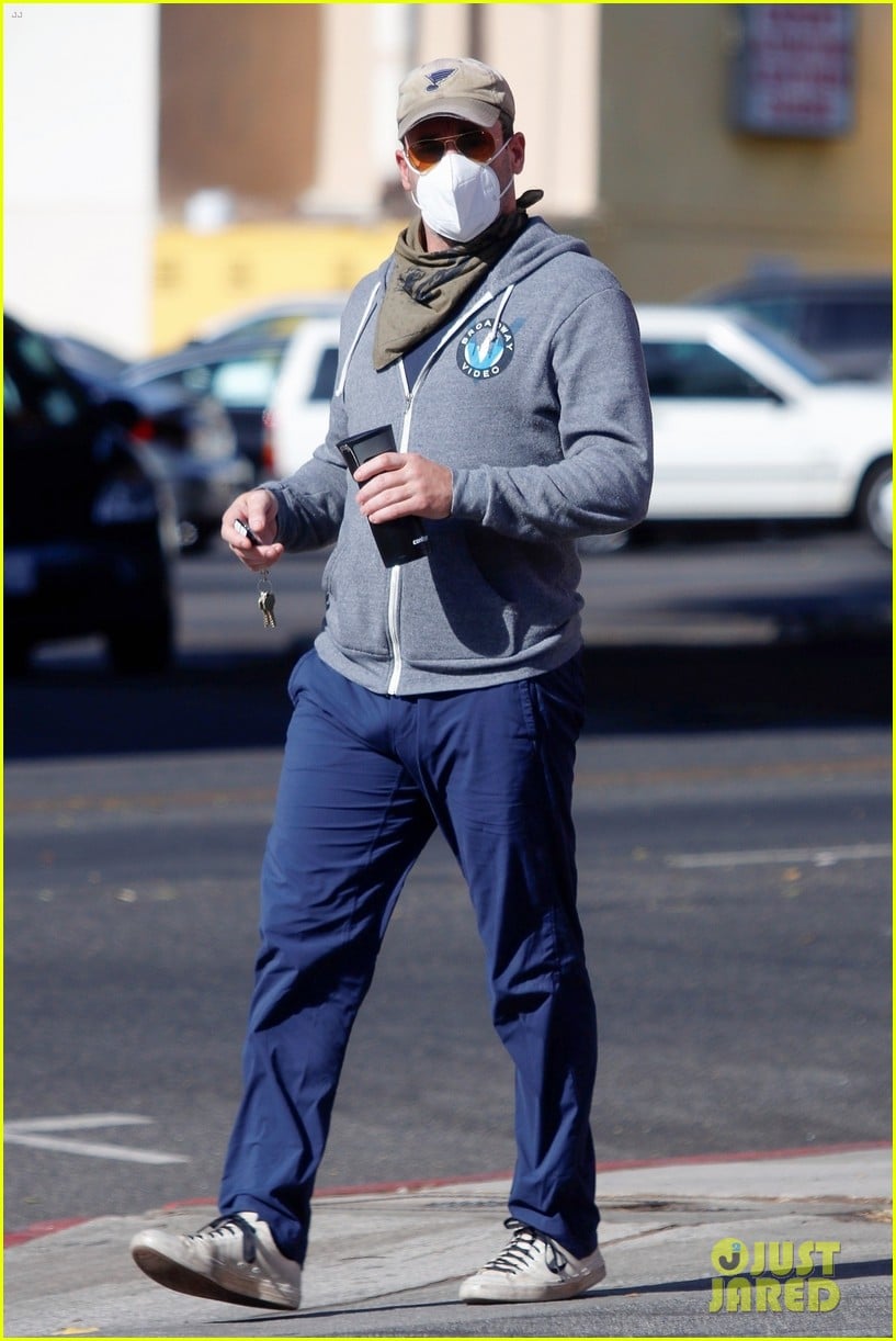 Jon Hamm Goes For Comfort In Sweatpants Just After Giving