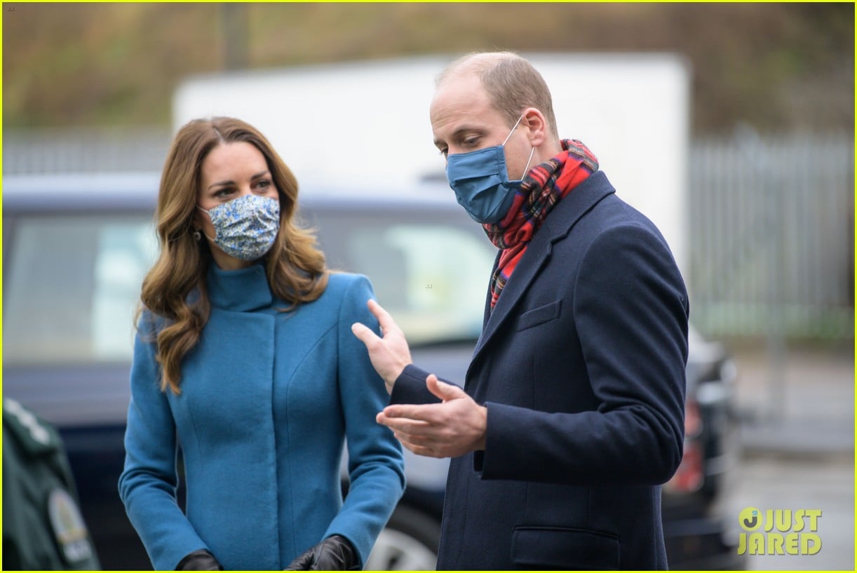 Prince William & Kate Middleton Have to Sleep in Separate Beds on Their