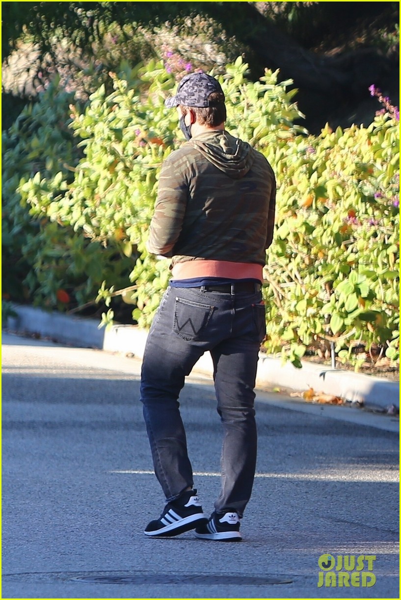 Chris Pratt Films a Video for Charity Campaign While Checking on