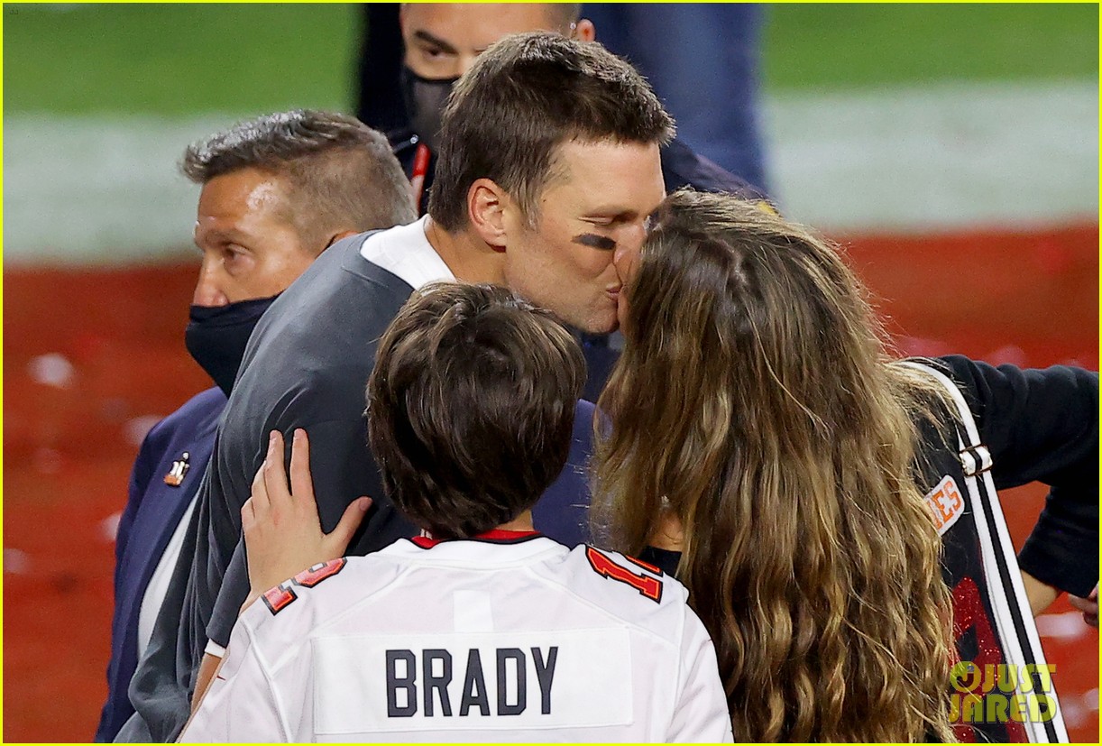 Watch the Adorable Moment Tom Brady Sees His Kids After Winning Super