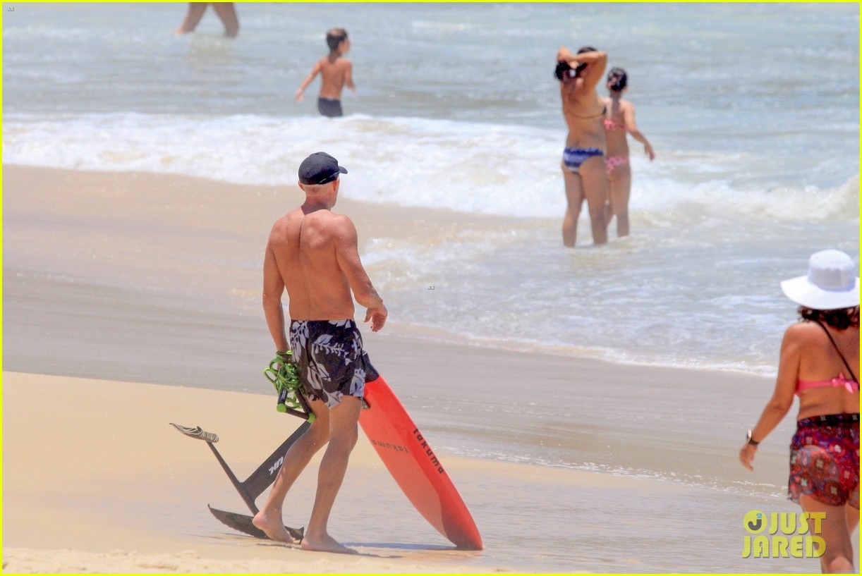 Vincent Cassel Goes Surfing During Beach Day With Wife Tina Kunakey Photo 4525823 Bikini Shirtless Tina Kunakey Vincent Cassel Pictures Just Jared