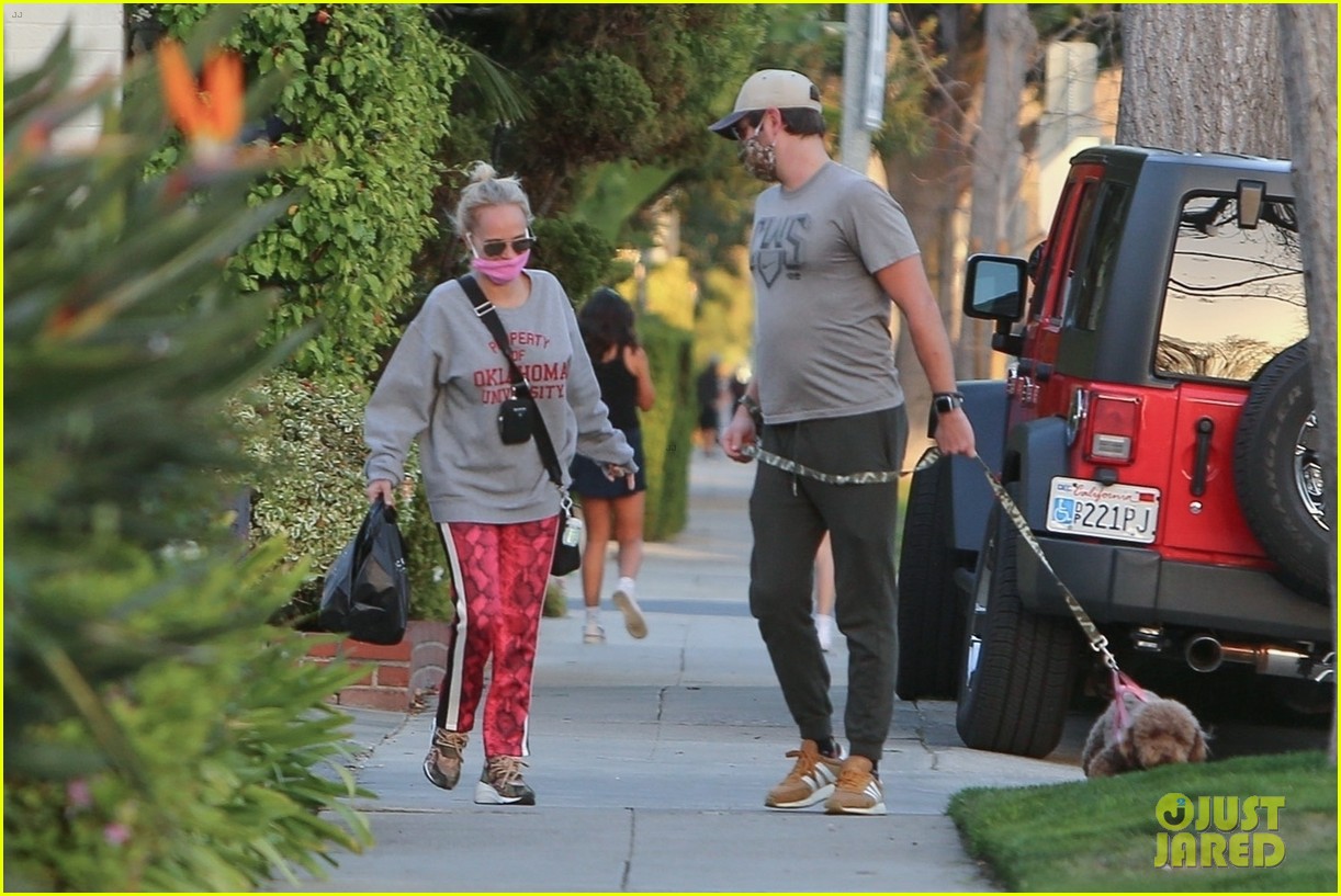 Kristin Chenoweth Reveals What�s in Her Bag After Funny