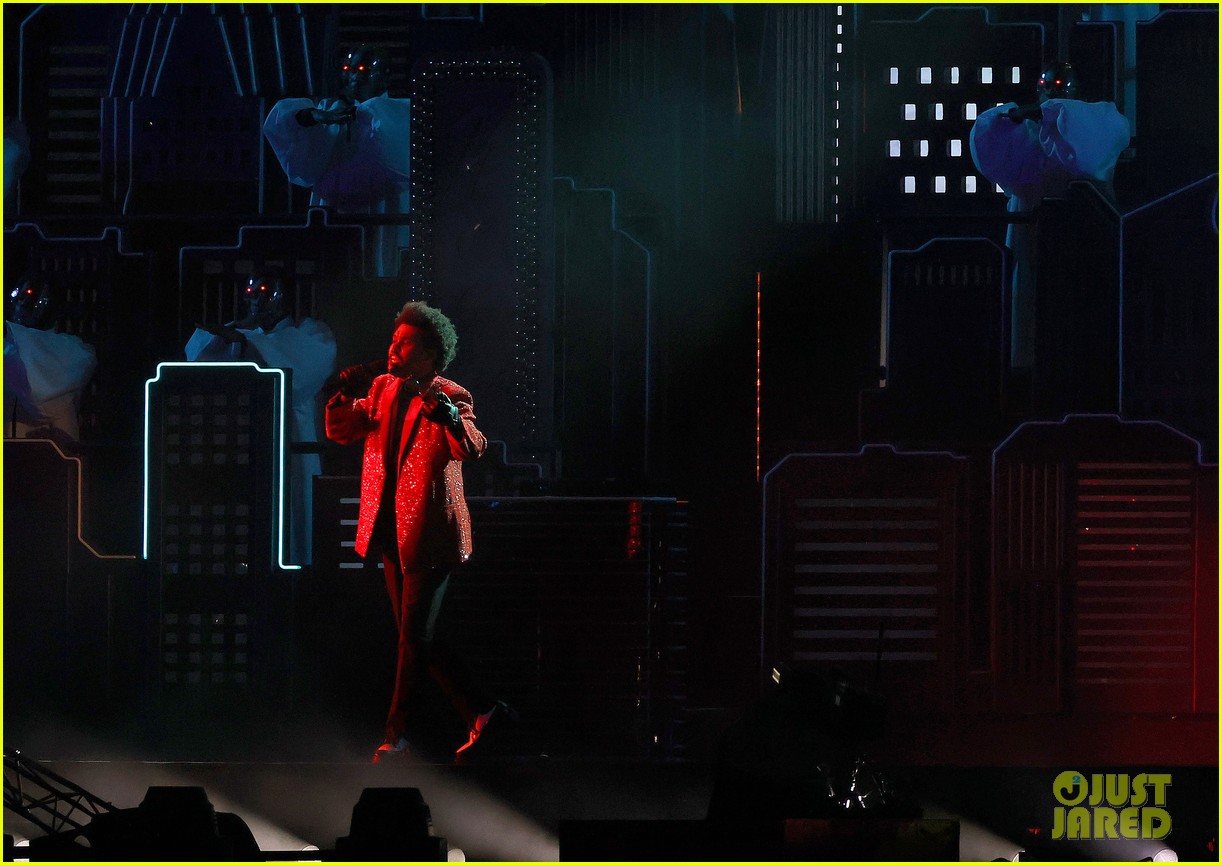 The Weeknd's Super Bowl 2021 Halftime Show Video Watch Here! Photo