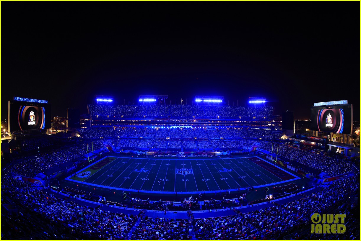 The Weeknd's Super Bowl 2021 Halftime Show Video Watch Here! Photo 4523044 2021 Super Bowl