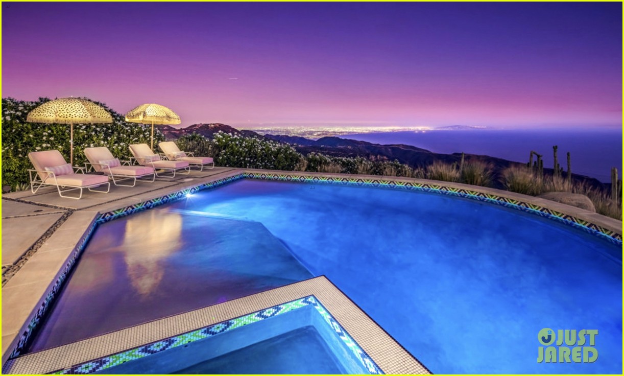 Gene Simmons' Wife Shannon Tweed Buys Mansion in Malibu for 5.8 Million Take a Look Inside