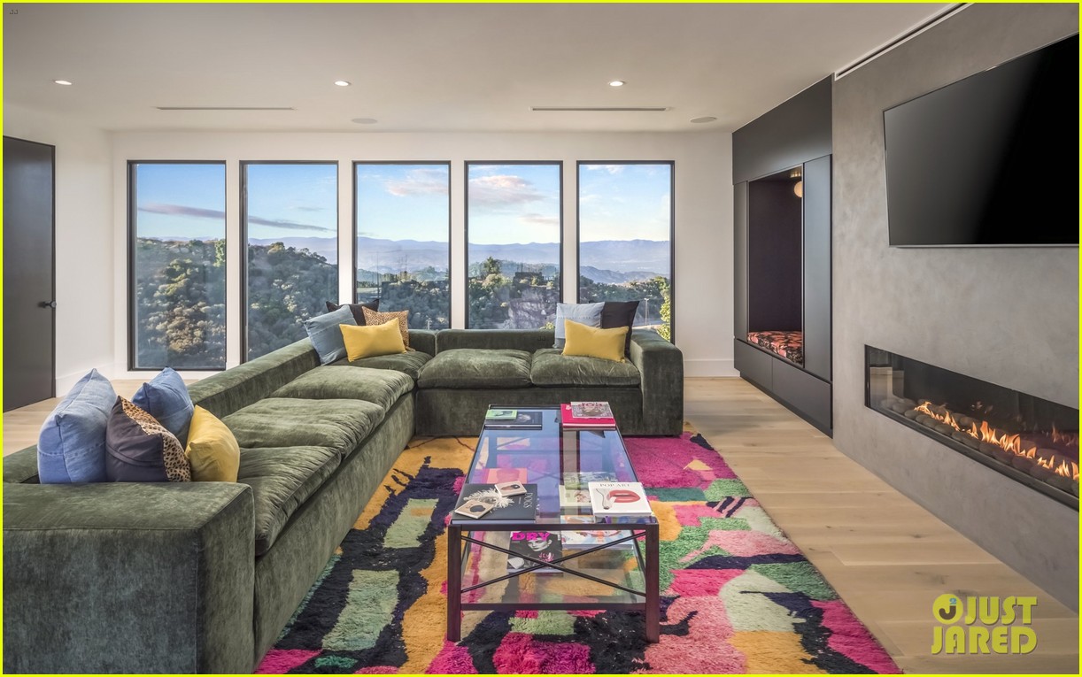 Gene Simmons' Wife Shannon Tweed Buys Mansion in Malibu for 5.8 Million Take a Look Inside