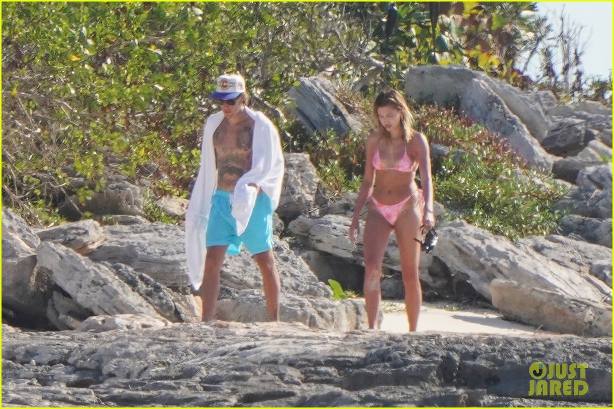 Justin Hailey Bieber Enjoy A Romantic Vacation In Turks Caicos Photo 4535847 Bikini Hailey Baldwin Hailey Bieber Justin Bieber Shirtless Pictures Just Jared