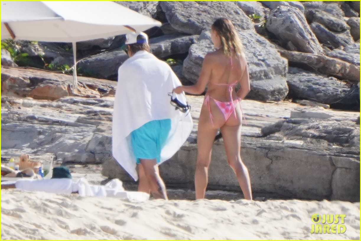 Justin Hailey Bieber Enjoy A Romantic Vacation In Turks Caicos Photo 4535882 Bikini Hailey Baldwin Hailey Bieber Justin Bieber Shirtless Pictures Just Jared