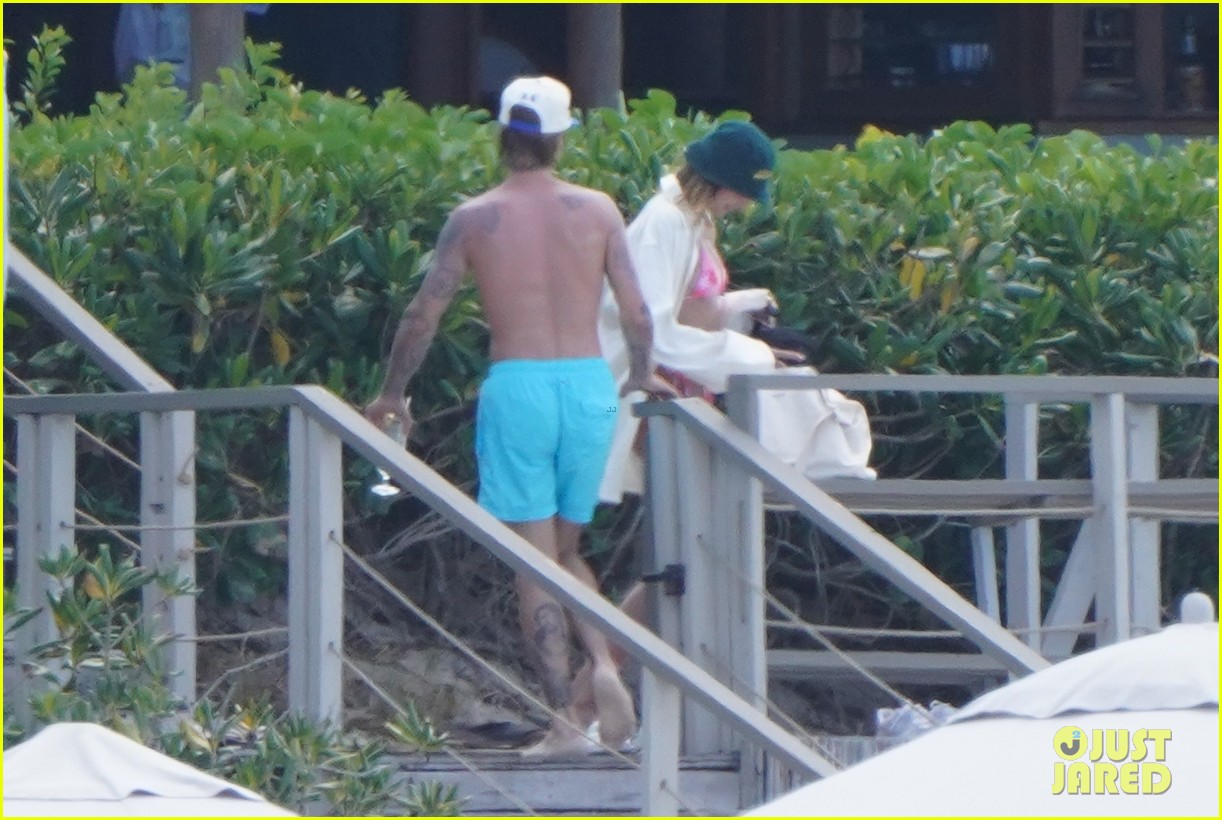 Justin Hailey Bieber Enjoy A Romantic Vacation In Turks Caicos Photo 4535903 Bikini Hailey Baldwin Hailey Bieber Justin Bieber Shirtless Pictures Just Jared