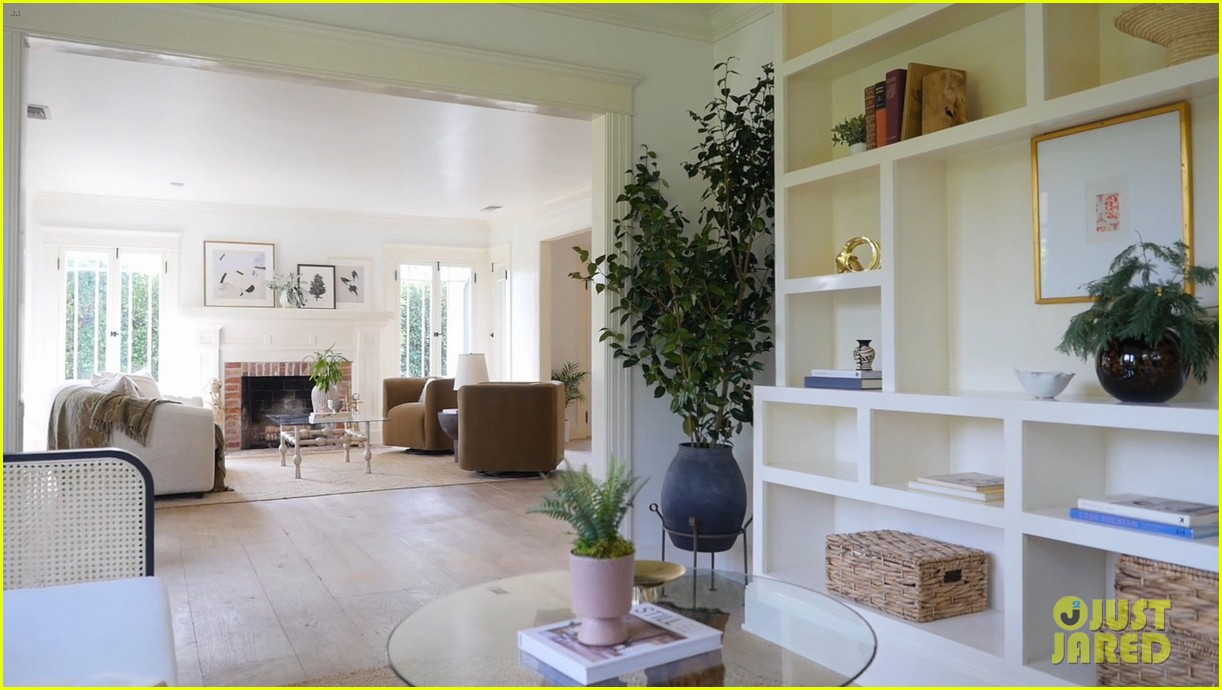 Look Inside Lena Dunham's Bungalow, On the Market for Almost 3 Million