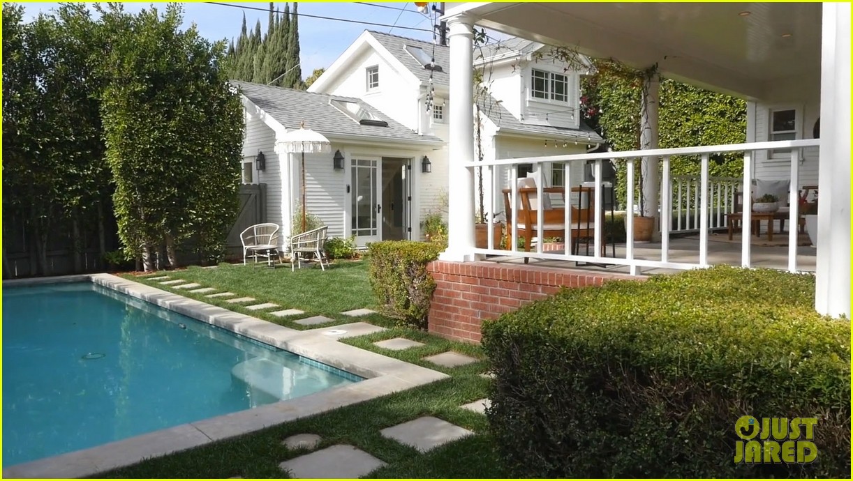 Look Inside Lena Dunham's Bungalow, On the Market for Almost 3 Million