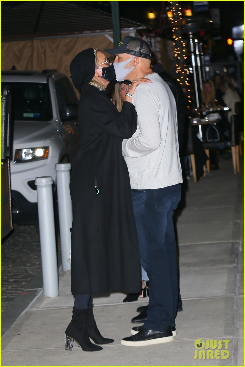 Gigi Hadid S Birthday Party Included A Grilled Cheese Truck See Every Photo Photo 4546777 Bella Hadid Gigi Hadid Joseph Jingoli Patrick Ta Yolanda Hadid Zayn Malik Pictures Just Jared