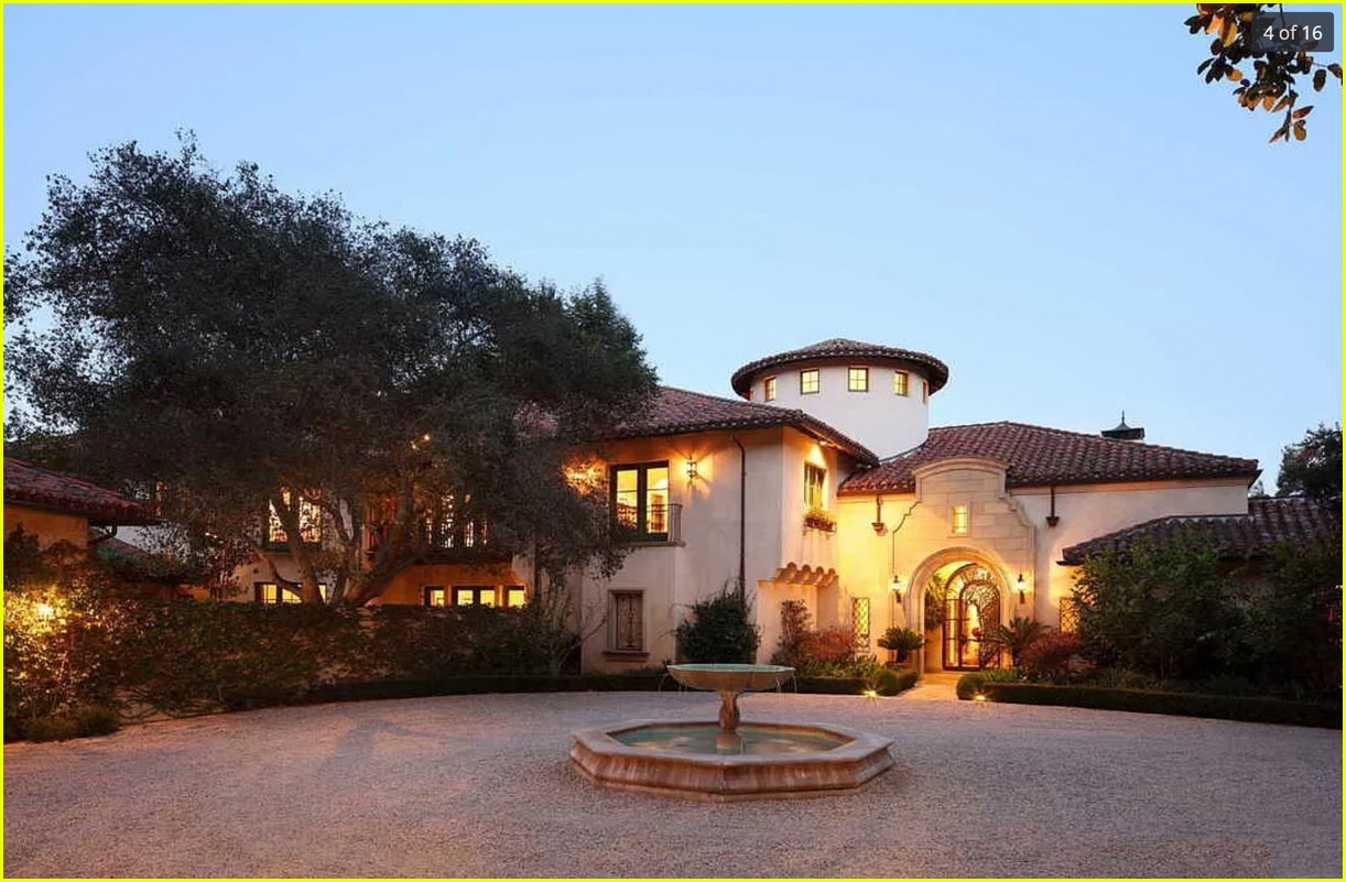 Look Inside Dwayne Johnson&rsquo;s New $27.8 Million Mansion with This Photo