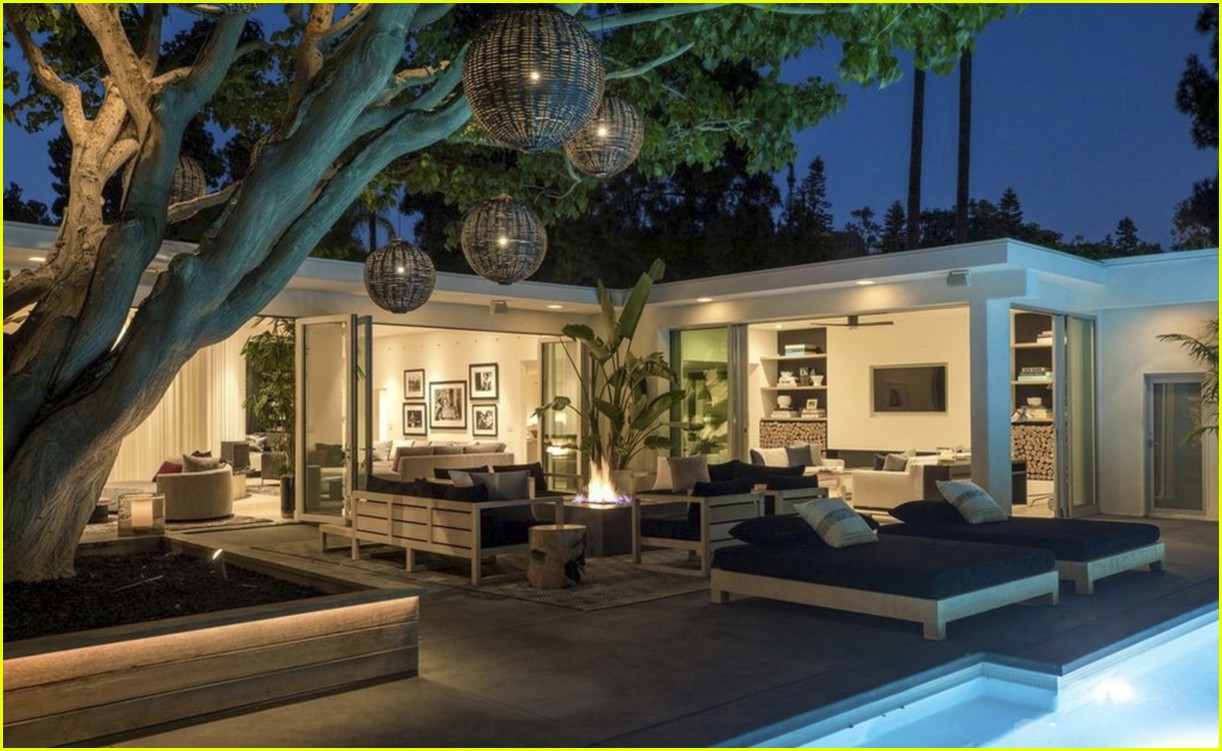 Cindy Crawford Is Selling Her Amazing Home in Beverly Hills for 14.75