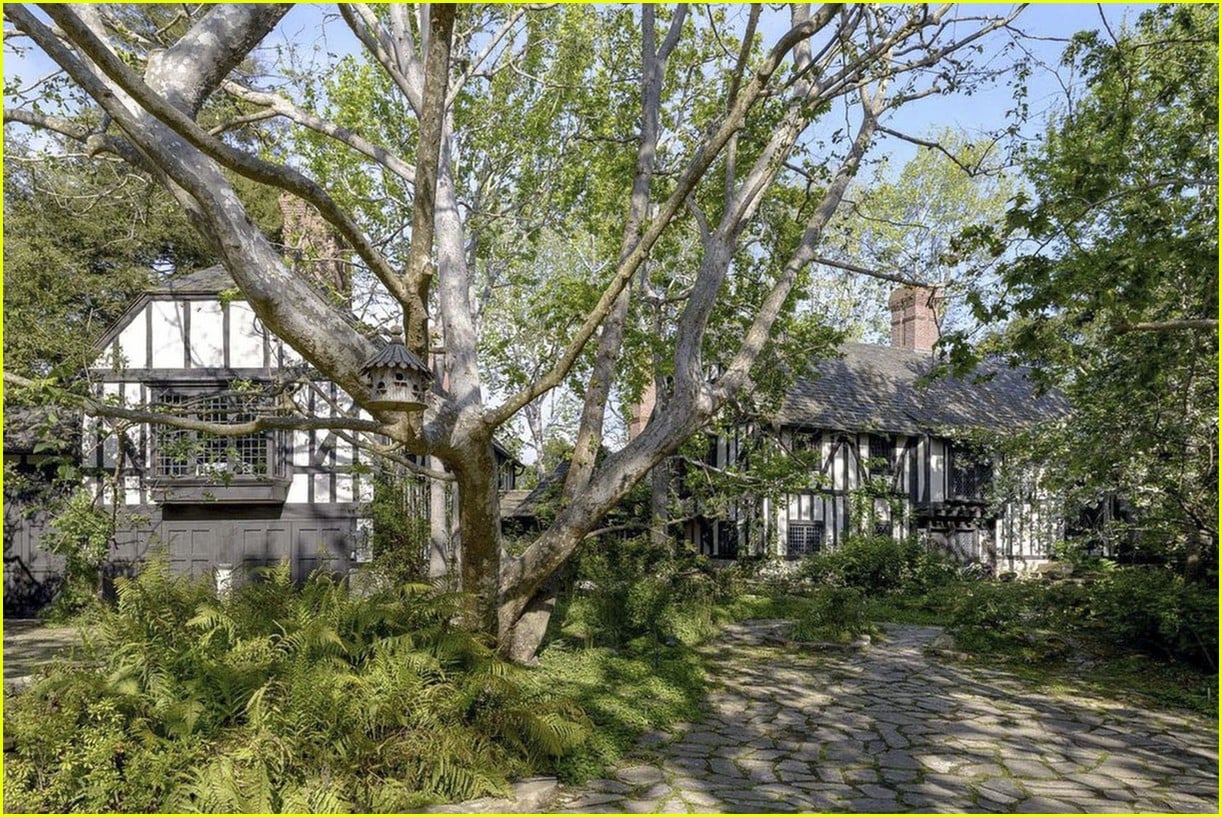 Look Inside the House Where Ariana Grande Got Married (Photos): Photo