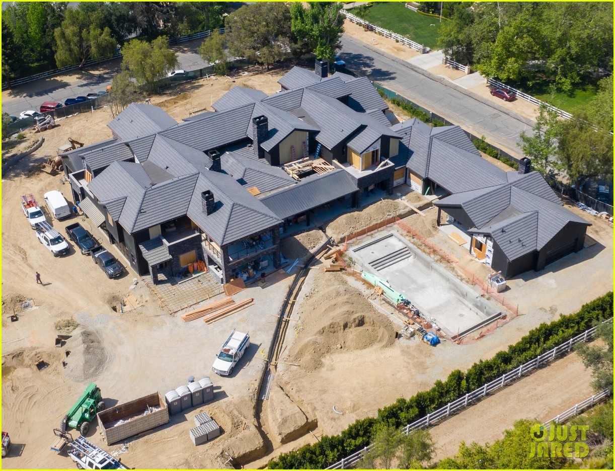 Khloe Kardashian & Kris Jenner Are Building SideBySide Mansions See