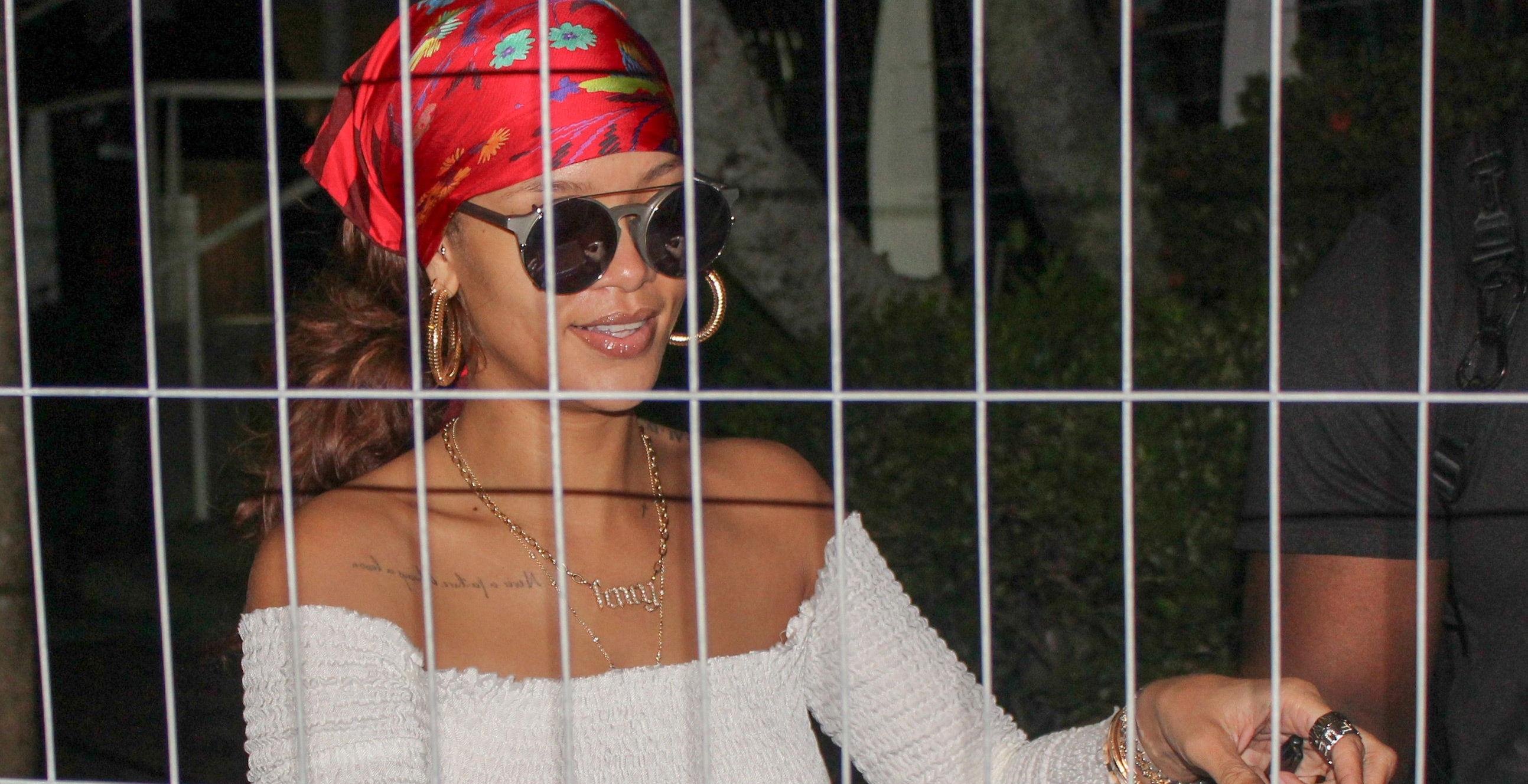 Rihanna Has Super Passionate Fans In Brazil Rihanna Just Jared