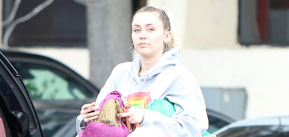 Miley Cyrus' Sister Noah on Comparisons: 'I'm In My Own Lane'