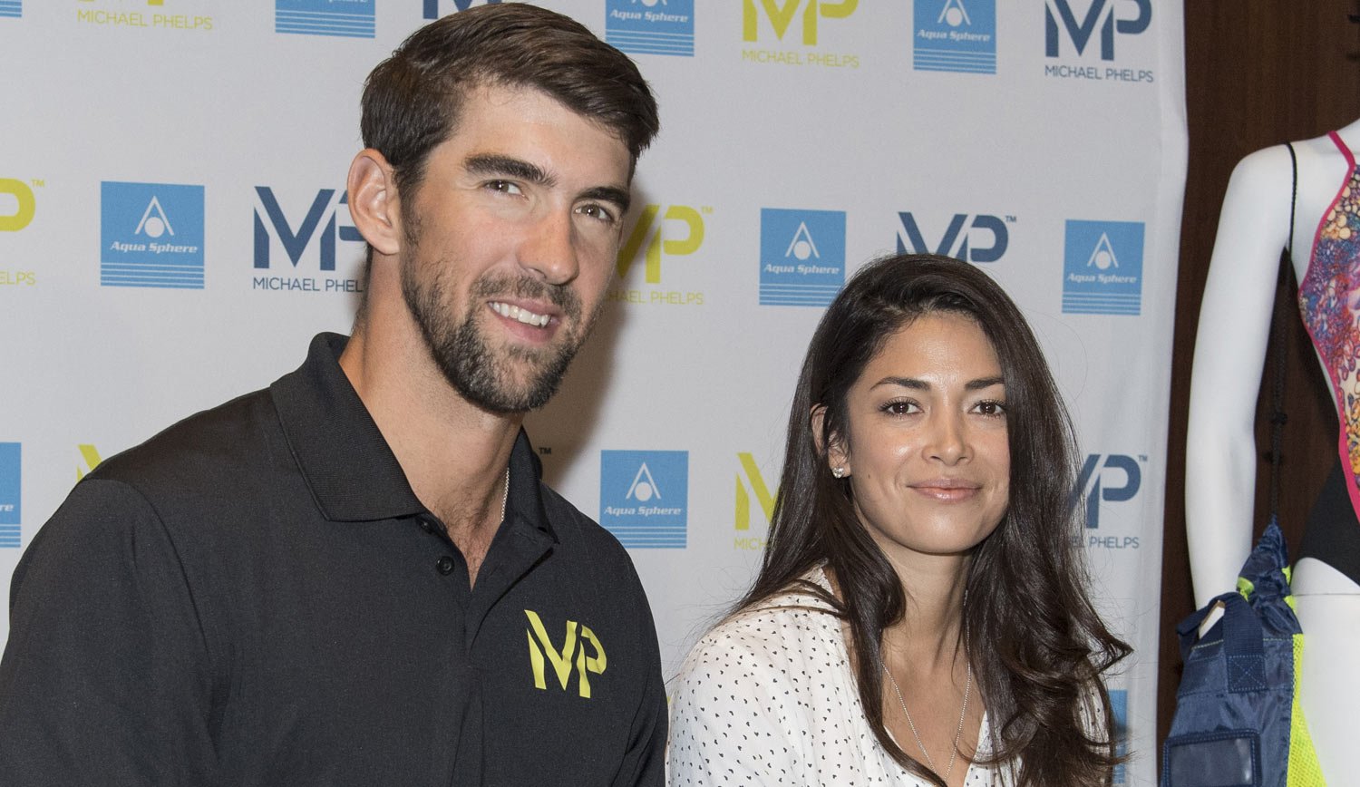 Michael Phelps & Wife Nicole Enjoy Romantic Night in Paris