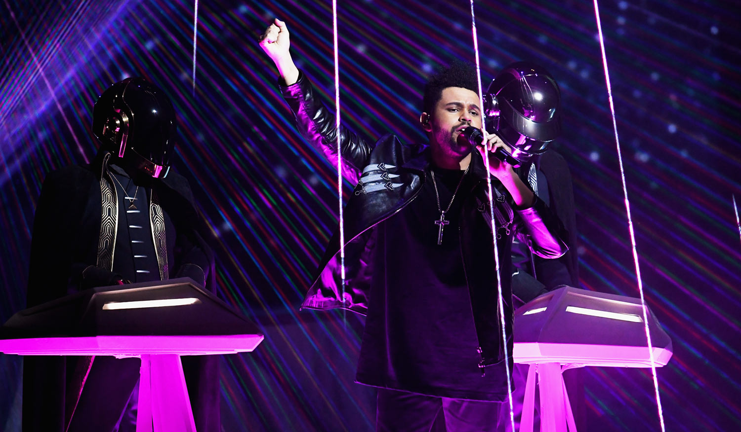 The Weeknd & Daft Punk Perform 'I Feel It Coming' at Grammys 2017 (Video)