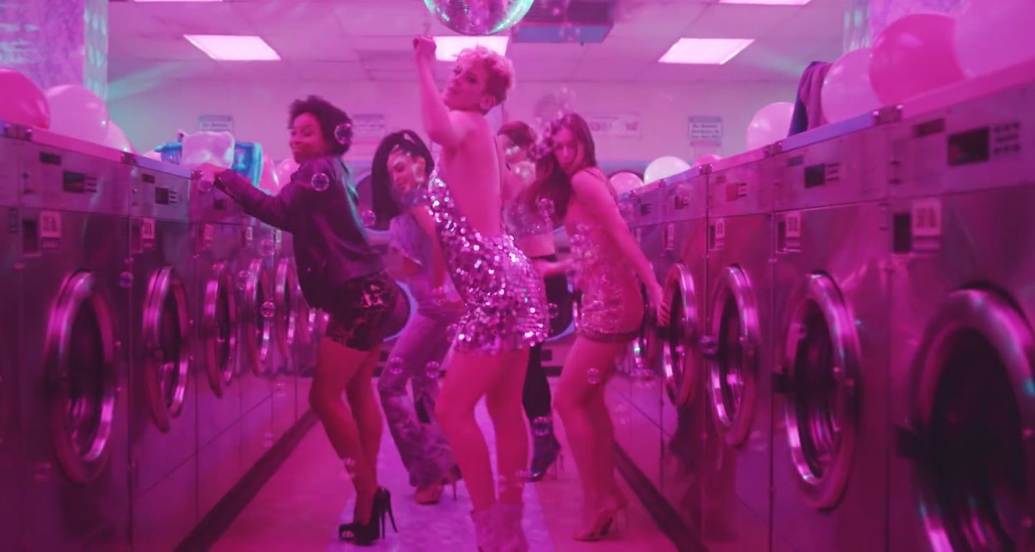 Betty Who Debuts 'Some Kinda Wonderful' Music Video - Watch Here!