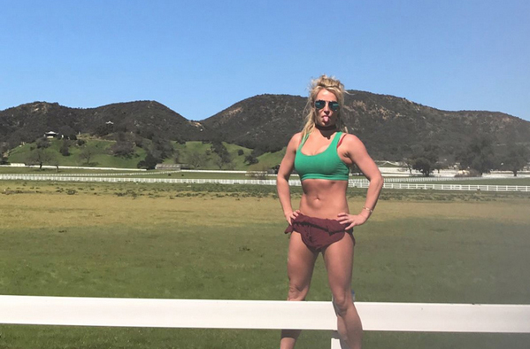 Britney Spears Shows Off Abs in Serious Workout Videos!
