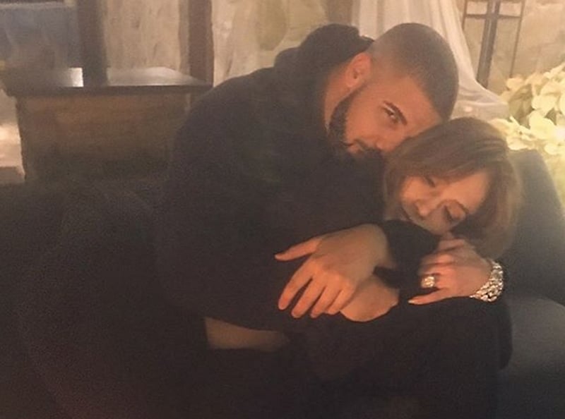 Drake's 'Free Smoke' from 'More Life' Playlist Reveals He 'Drunks Texts' Jennifer Lopez - Read the Lyrics!