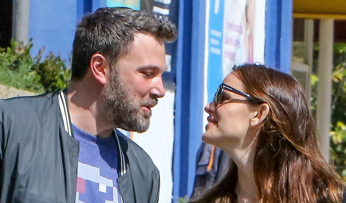 Ben Affleck & Jennifer Garner Spend Sunday with Their Kids
