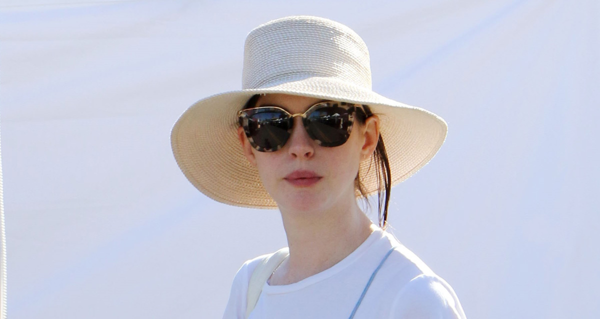 Anne Hathaway Answers If She Thinks 'Ocean's Eight' Will Receive Similar Attention as 'Ghostbusters' Reboot