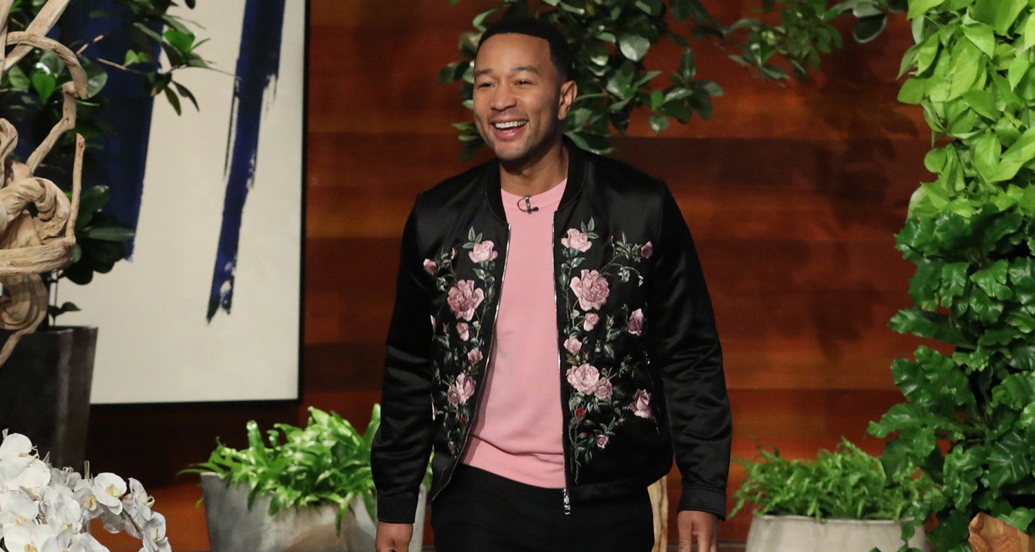 John Legend Says Chrissy Teigen Doesn T Warn Him About Her Tweets Chrissy Teigen John Legend Just Jared