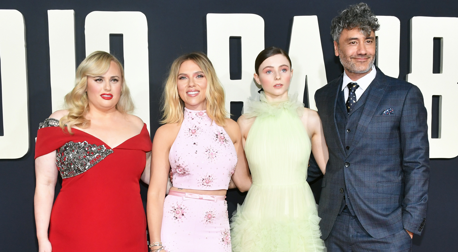 Scarlett Johansson Taika Waititi Join Jojo Rabbit Cast At L A