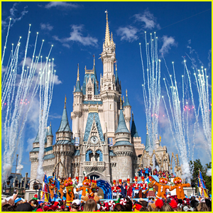 Disney’s Christmas Day Parade 2019 – Perfomers Lineup!